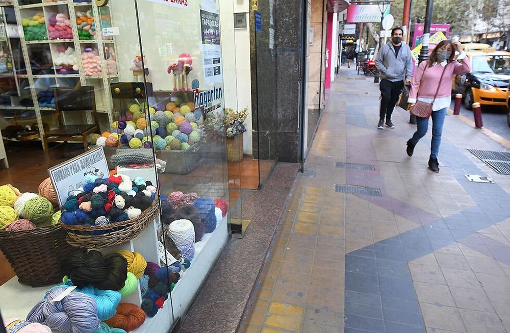 Los comercios ofrecerán promociones y rebajas en sus productos, especialmente para quienes paguen de contado. Foto: José Gutiérrez / Archivo Los Andes