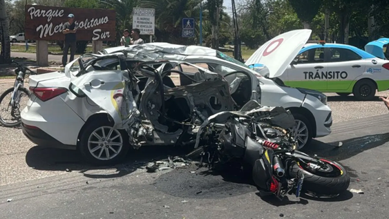 Un motociclista murió tras chocar contra un auto de una app de viajes