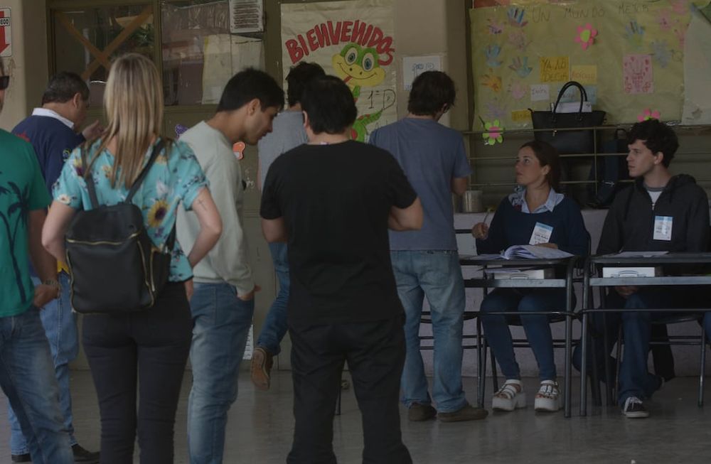 Casi seis de cada diez mendocinos deciden su voto a último momento, según una encuesta de Demokratía