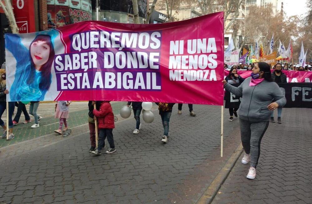 La mamá de Abigaíl encabezando una marcha en la que se pidió su hallazgo. /Los Andes