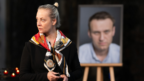 La viuda del dirigente opositor ruso Navalny denunció que su esposo murió envenenado