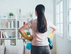 La limpieza matutina de la casa es buen augurio para el Feng Shui.
