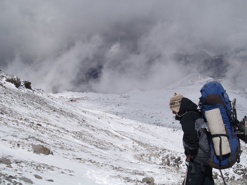 La historia del hombre que nació y murió dos veces y bajó caminando infartado del Himalaya: 