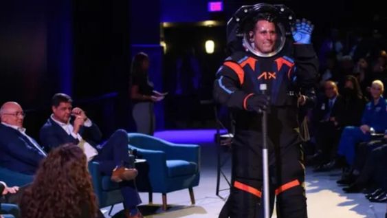 El traje debió cumplir con una serie de requisitos estrictos de seguridad, calefacción y refrigeración, movilidad y resistencia al polvo. Foto: Gentileza