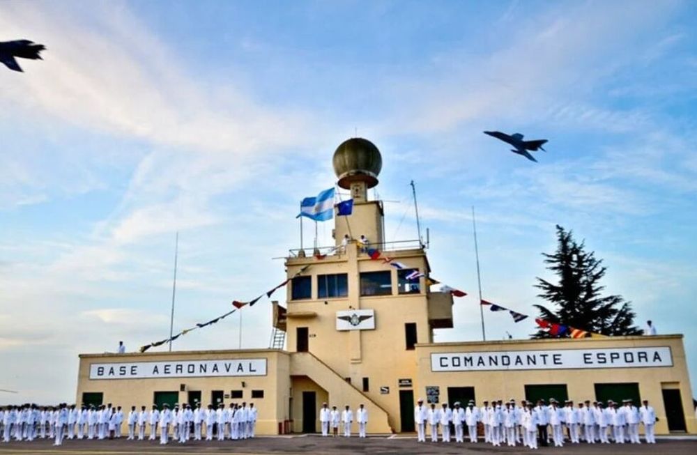 La Comisión de Estudios del Fenómeno OVNI en Argentina asegura haber recibido información de que cuatro OVNIS sobrevolaron la base militar.