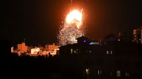 Los Andes | Aviones de guerra israelíes atacan un objetivo en el sur de la Franja de Gaza - Gentileza Infobae