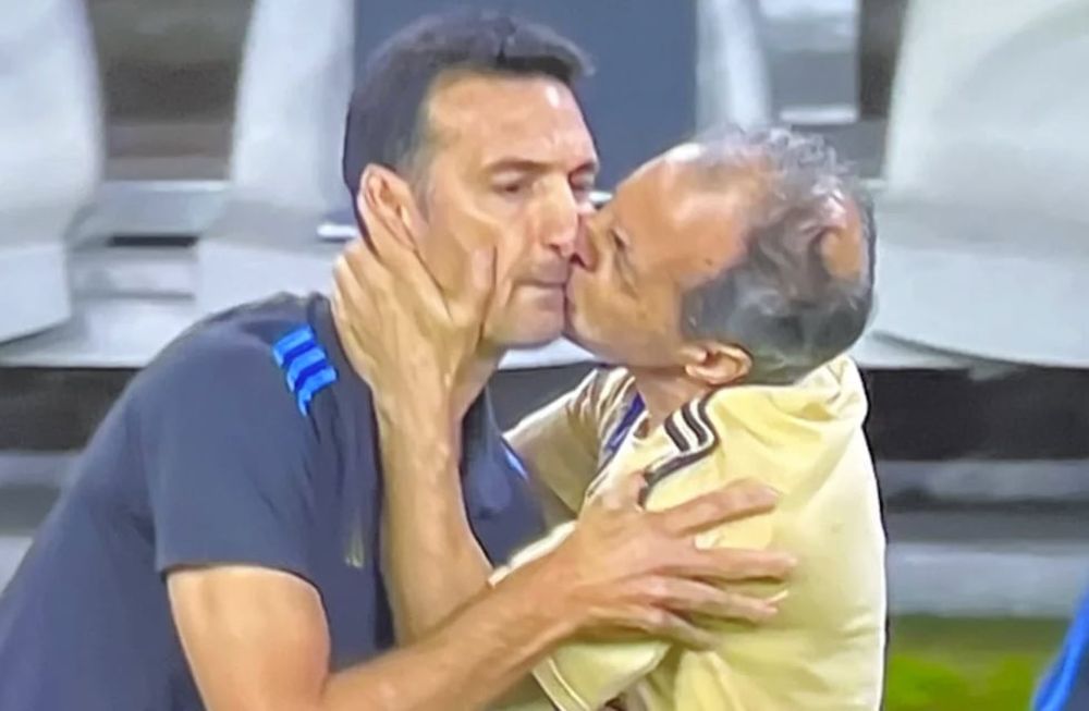 El pico viral de Scaloni y el utillero de Argentina