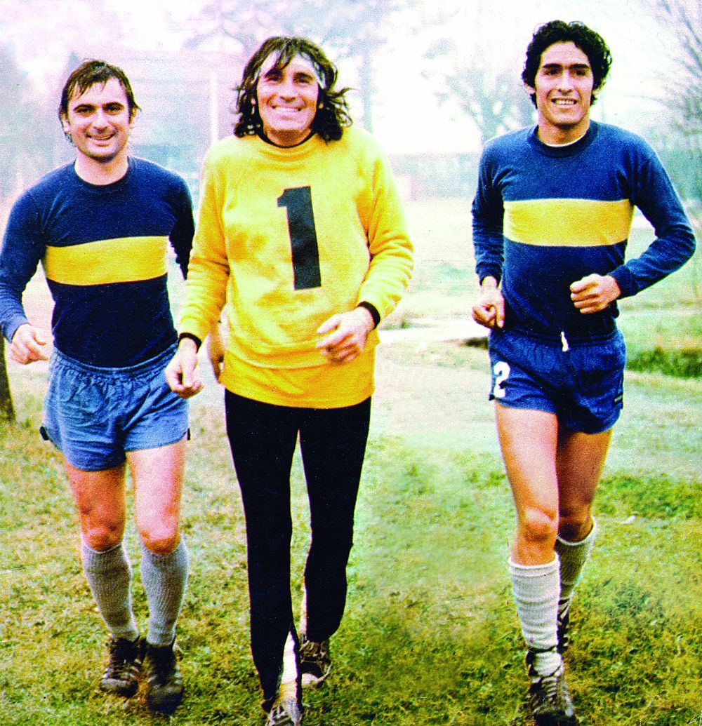Chapa Suñé, Loco Gatti und Pancho Sá, Spieler der glorreichen Mannschaft der Boca Juniors, die die Copa Libertadores und den Intercontinental Cup gewann.