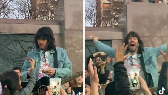 Una nena abrió un paquete de figuritas del Mundial junto al cantante durante un concierto, le tocó la de Messi y todos estallaron de felicidad.