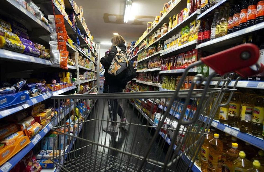 Los consumidores buscan las marcas más accesibles y esto abre una ventana de oportunidad para las empresas locales de alimentos, que pueden ofrecer un diferencial