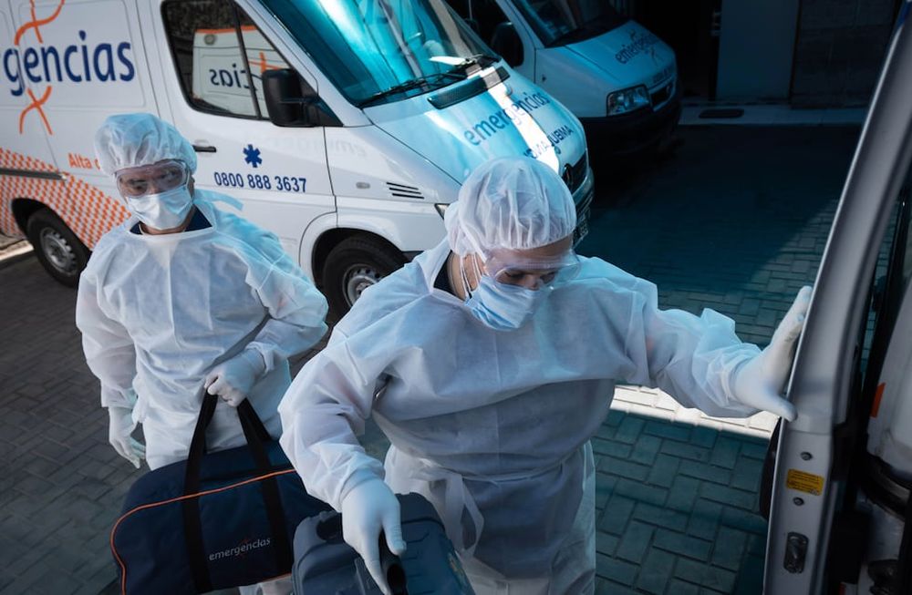 En riesgo. Personal de ambas compañías trabaja a pleno con la intención de satisfacer las necesidades actuales. El sistema de llamadas está colapsado por la alta demanda. Foto: Ignacio Blanco / Los Andes