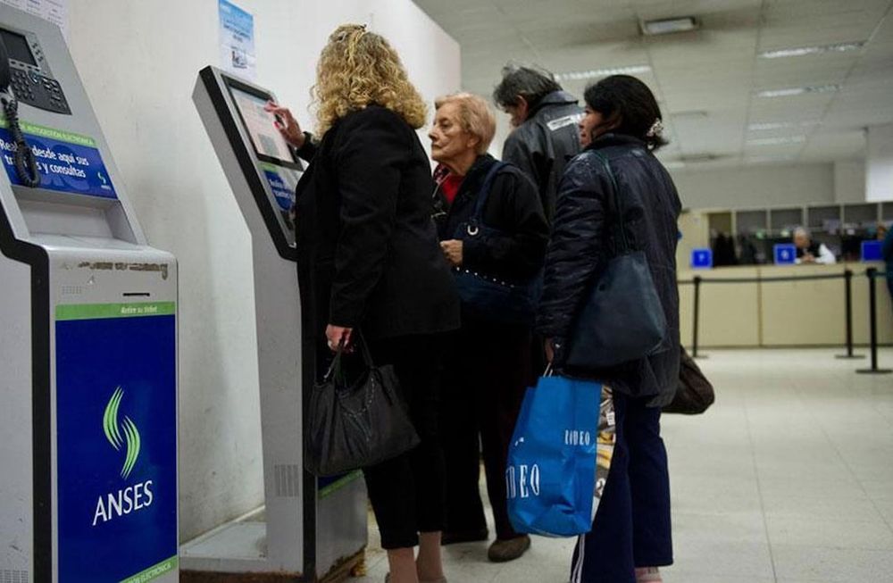 Anses: cuánto cobrarán de aumento las personas que tienen más de un beneficio