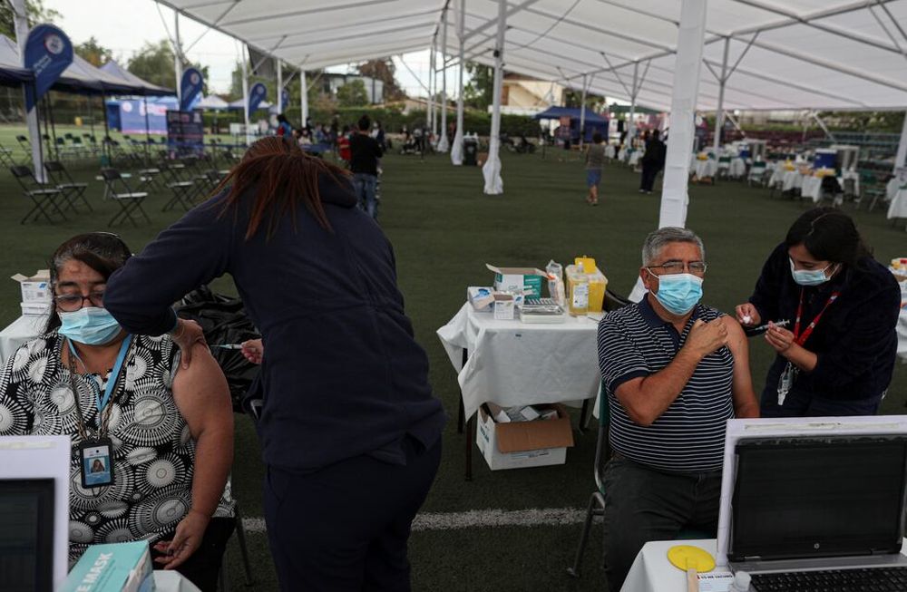 Chile agregará más camas ante récord de ocupación hospitalaria desde que comenzó la pandemia