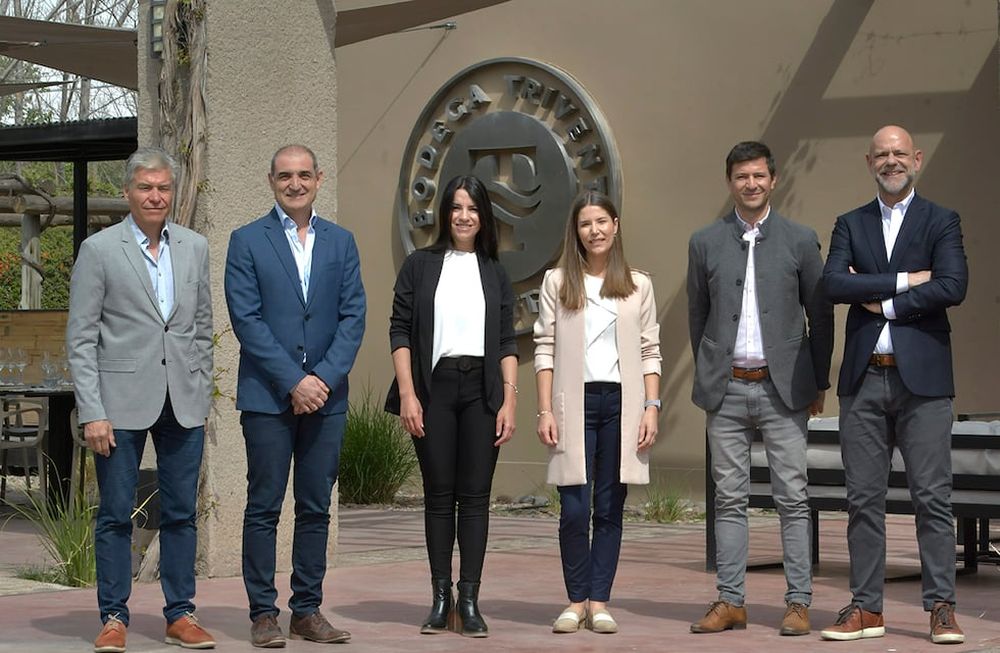 En el encuentro Pilares sobre sustentabilidad, compartieron su visión y prácticas: Hervé Birnie Scott, Leonardo Andreu, Marisol  Cavichioli, Mercedes Álvarez, Sebastián Barboza y Luis Zambonini. Foto: Orlando Pelichotti