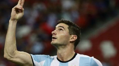 Alario, baja en el seleccionado de cara a la Copa América.