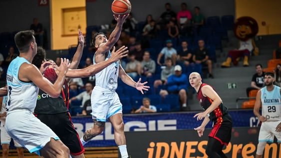 El capitán Facundo Campazzo es una pieza fija e irremplazable en la selección que tiene el desafío del año en el Preclasificatorio Olímpico. (Prensa CAB)
