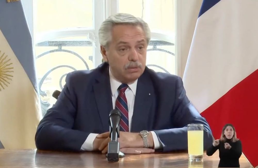 El presidente Alberto Fernández dio una conferencia de prensa en París y habló sobre Macri y Cristina.