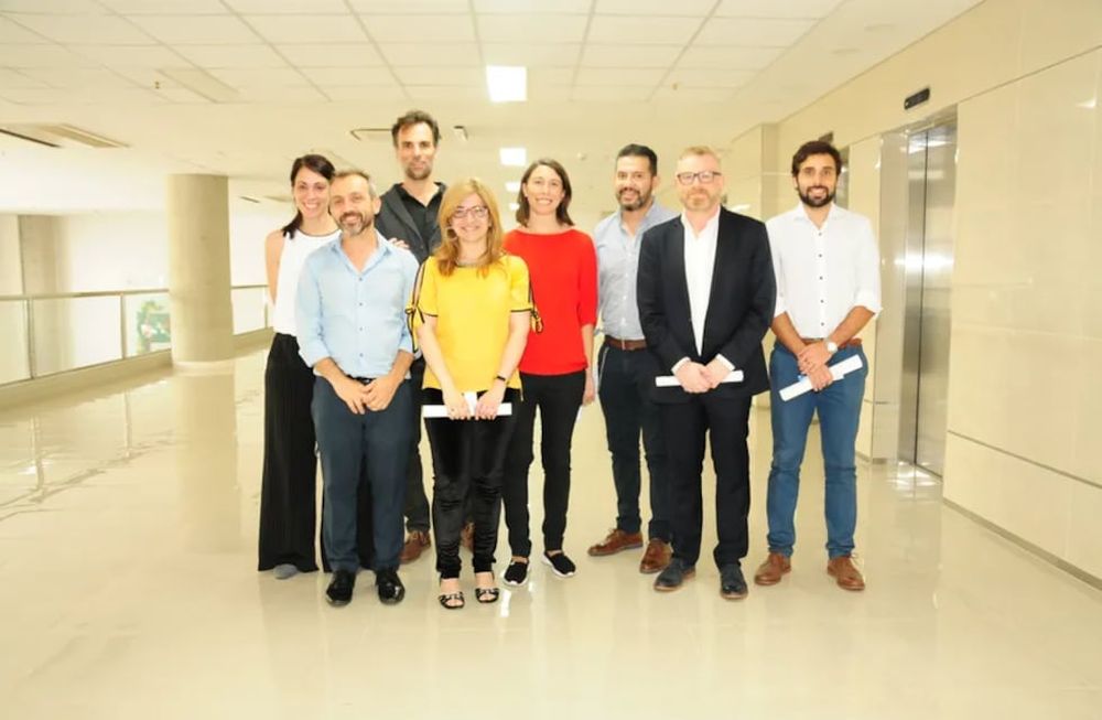 (De izquierda a derecha) Natalia Laufer, Omar Sued, Matias Ostrowski, Karina Mariño, Julia Rubione, Juan Carlos Stupirski, Gabriel Rabinovich y Alejandro Cagnoni, parte del equipo de investigación.