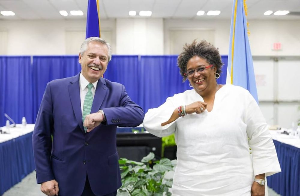 Encuentro con la primera ministra de ese país, Mia Mottley.