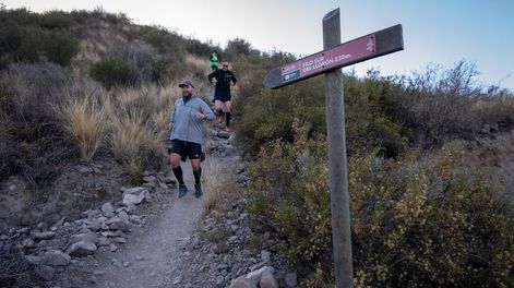 Los Andes | Trek, runningGrupo de corredores entrenan en el Parque Deportivo de Montaña.Foto: Ignacio Blanco / Los Andes