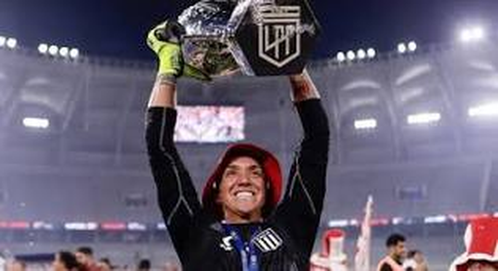 El arquero uruguayo fue clave en la conquista del título del Pincha en el torneo Clausura. Se atajó todo en la serie de penales frente a Racing.&nbsp;