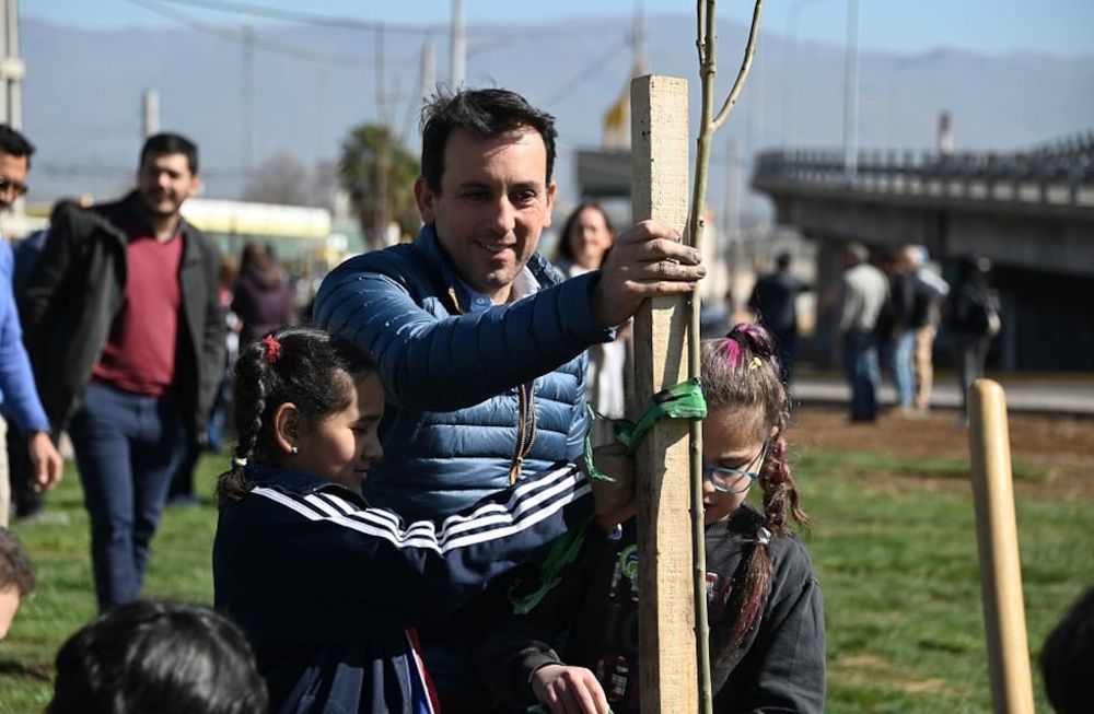 García Zalazar y Marcelino Iglesias dejaron habilitado el parque lineal que une Godoy Cruz y Guaymallén