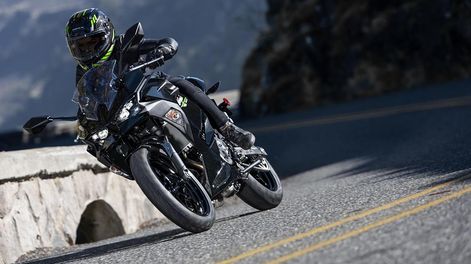 La nueva Ninja está equipada con un motor bicilíndrico de 451cc y una potencia de 45,4 CV a 9.000 rpm. Un motor potente para destacarse entre las motos de carrera.&nbsp;