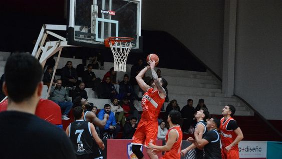 Anzorena pisó fuerte y le ganó a San José por 81-75 y es el líder de la Supérliga del Basquet de Mendoza.&nbsp;