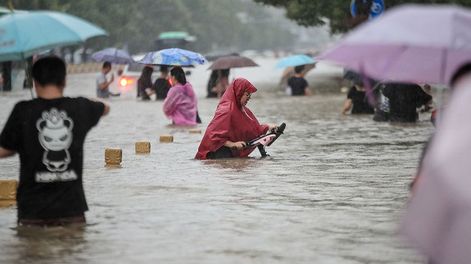 Las fuertes inundaciones en Asia y Europa son una de las consecuencias del cambio climático.