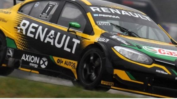 Pernía se llevó la carrera clasificatoria