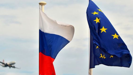 A un día de cumplirse el segundo aniversario desde el comienzo de la guerra, la UE aprobó un nuevo paquete de sanciones contra el Kremlin.