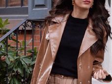 segun una experta en moda, este es el mejor modelo de blusa basica del mundo
