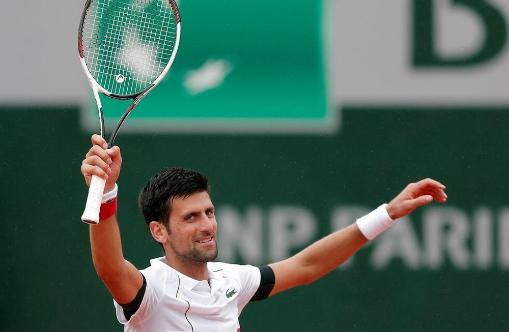 Djokovic resistió ante Bautista para llegar a octavos en Roland Garros