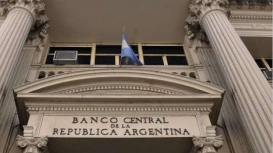 Código QR en la mira: el BCRA busca limitar las comisiones de los pagos digitales