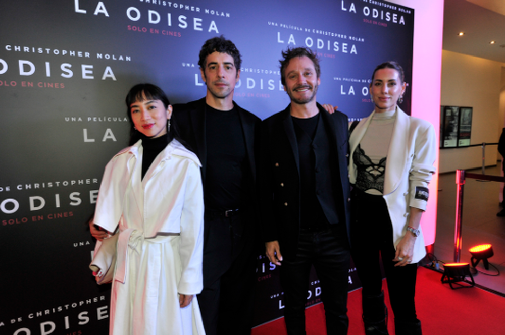 Debora Nishimoto, Esteban Lamothe, Benjamin Vicuña y Ana Espasandin, en el preestreno de La Odisea, de Christopher Nolan.
