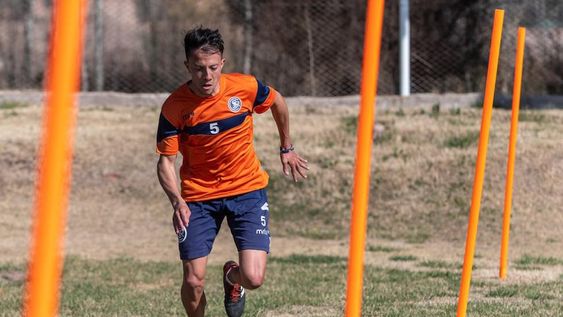Santiago Ubeda dejaría Independiente Rivadavia.