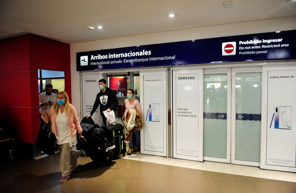 Se limitarán los vuelos del exterior que ingresen al país.