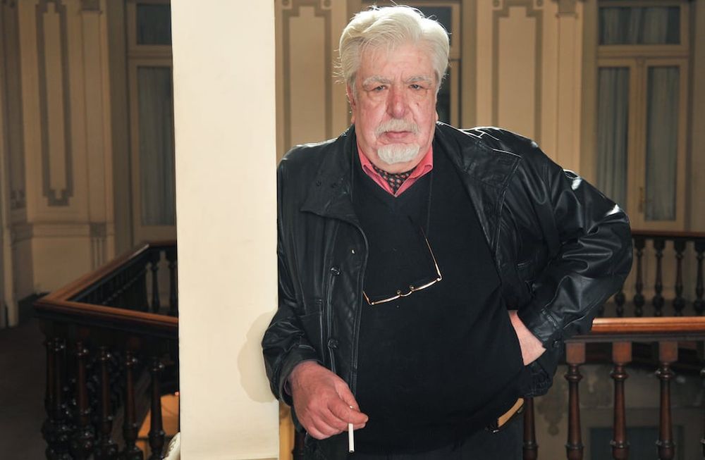 El poeta y escritor Carlos Levy murió en diciembre de 2020 y dejó tras de sí una obra y testimonio importante. Foto: Orlando Pelichotti/ Archivo Los Andes