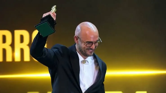 Abel Pintos alzó el Oro en la ceremonia del miércoles. Foto: APTRA.&nbsp;