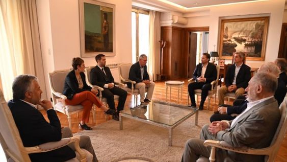 El gobernador Alfredo Cornejo se reunió con directivos de la empresa canadiense Kobrea Exploration Corp., que tiene siete proyectos en Malargüe Distrito Minero Occidental. Foto: Gobierno de Mendoza