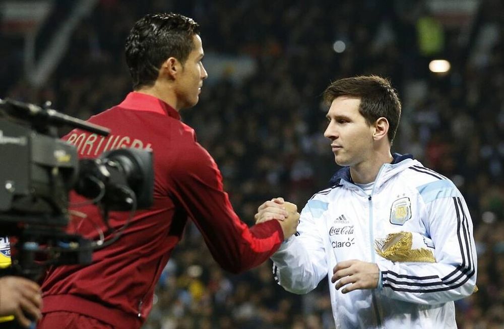 Mirá el particular saludo entre Messi y Cristiano en los vestuarios