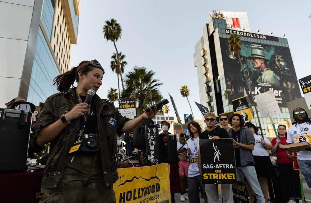 Los actores nucleados en el sindicato SAG-AFTRA llegaron a un acuerdo con los estudios y levantan la huelga. Foto: EFE/EPA/ETIENNE LAURENT