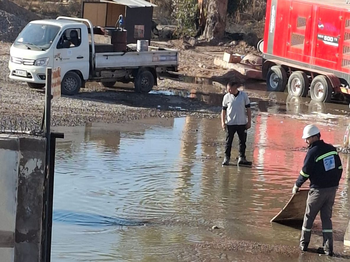 Derrame cloacal en Corralitos. Foto: Gentileza