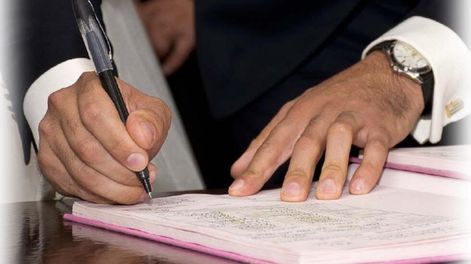 Que alguien le explique a Macri para qué sirven los escribanos - Por Francisco Guardiola