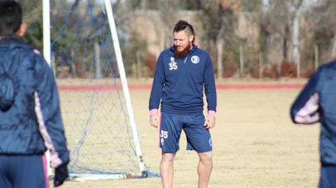 El Vikingo Dematei pasó la revisión médica y se sumó a los ensayos de la Lepra