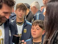 Los exclusivos regalos que recibió Messi de la Conmebol tras su despedida de la Selección Argentina.