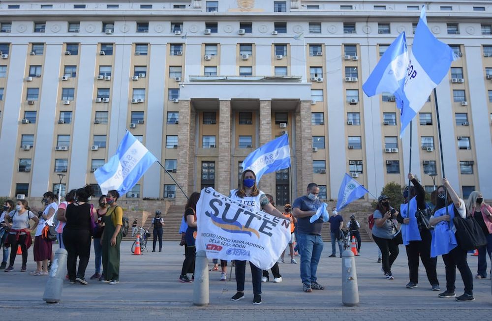 Encuentro clave. Referentes del sindicato mantendrán hoy una reunión con autoridades de la Dirección General de Escuelas. Foto: José Gutiérrez / Los Andes.