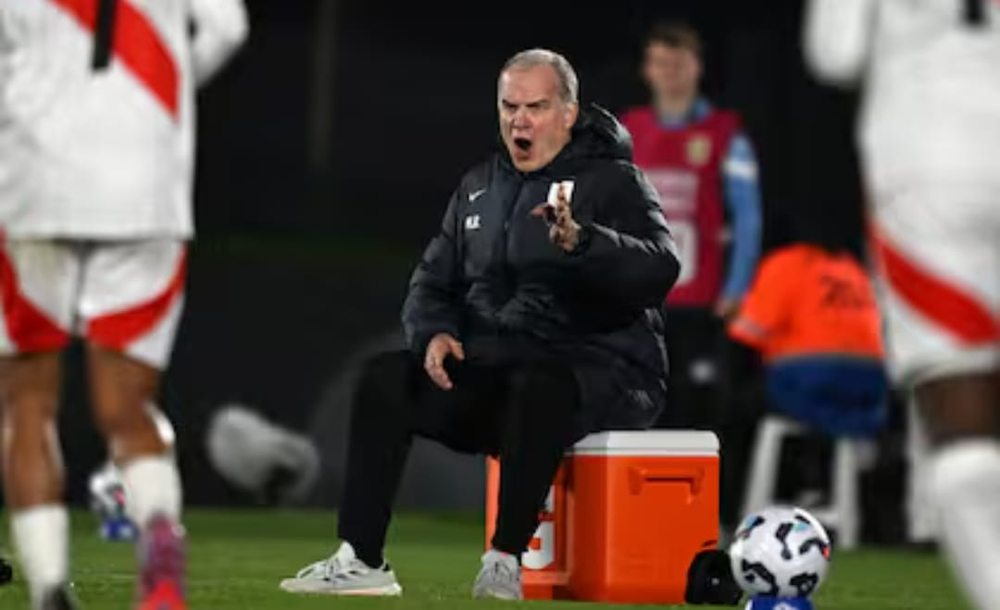 El entrenador rosarino, Marcelo Bielsa festej&oacute; el gran triunfo de sus dirigidos y el pasaje al Mundial.&nbsp;