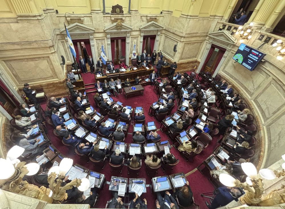La sesión comienza a las 11. 