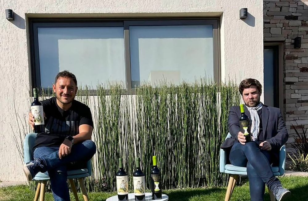 Fernando Scandura y Gastón Sampere, se conocieron en la facultad, se reencontraron trabajando en una bodega y luego renunciaron para iniciar su propio camino.